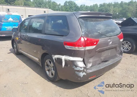 2012 Toyota Sienna Base V6 7 Passenger z USA, uszkodzony, nr VIN 5TDZK3DC0CS179715